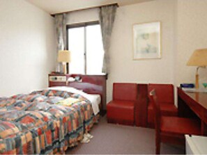 Room storage for bicycles is OK. (It is a condition that "the room is not dirty when folded and put in a bicycle bag".)