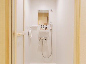 Shower room (shared in all rooms)