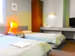・[Twin room example] A room that can be used comfortably