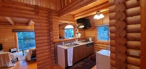 Even if you can't have a BBQ on a rainy day, there is a kitchen where you can cook properly.
