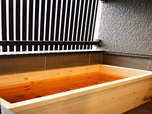 Hinoki bath