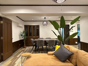 ・[4th floor] Living room
