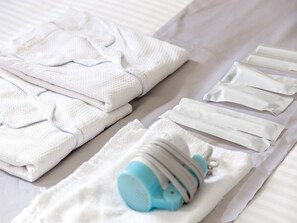 ・Extensive amenities such as yukata and hair dryer.