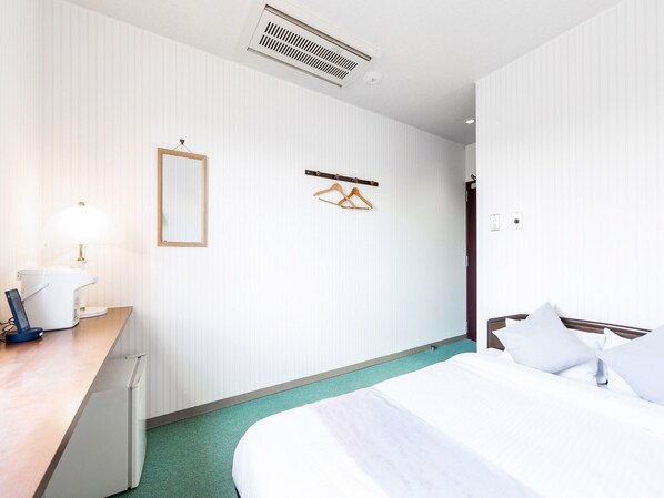 ・[Semi-double room example] Calm and simple interior