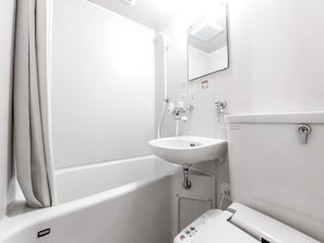 ・[Unit bath example] The interior has a simple and calm atmosphere.