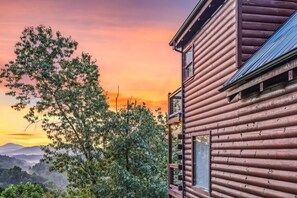 In this cabin, the Smoky Mountains steal the show—framed by breathtaking views and timeless lodge design.