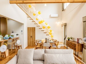 - [Party Style] The pop interior will make you feel better. Also recommended for customers with children