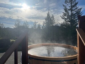 Brand new Alaskan Cedar Hot Tub seats 6 to 8