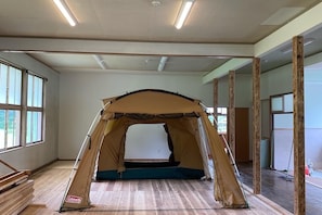 This is a permanent indoor tent. Please use it when staying indoors.