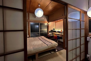 Japanese-modern, spacious and relaxing Japanese-style room