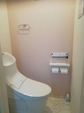 shower toilet