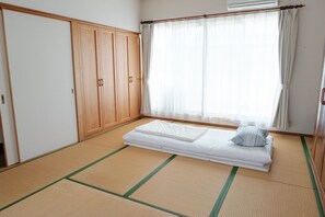 2nd Floor Japanese Room (Maximum 4~5 people)