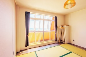 Japanese-style room