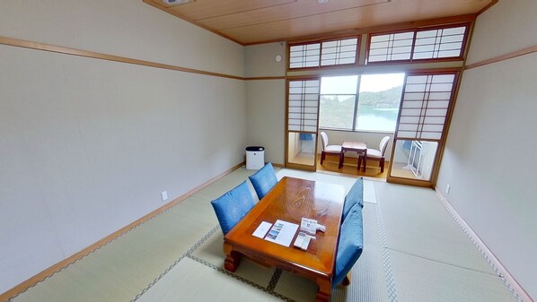 Relaxing 10 tatami Japanese-style room