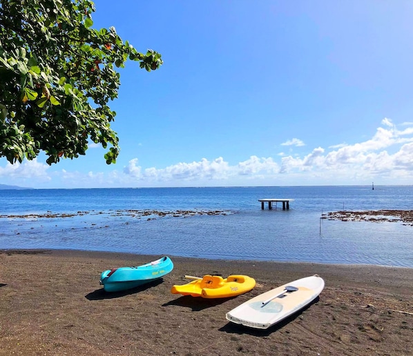 Our private beach view facing the lagoon of Tautira (Tahiti)
