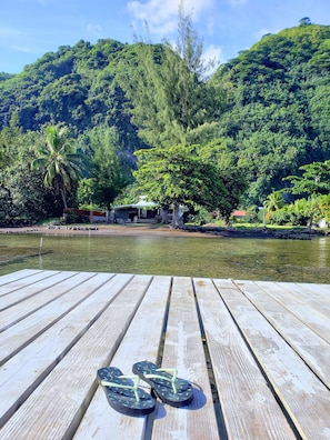 From our ponton, you can fish, sunbathe, dive, admire the tropical fishes.