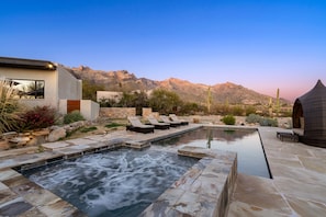 Unobstructed Mountain and City Views, Gas Fire Pit, pool spa/Shower