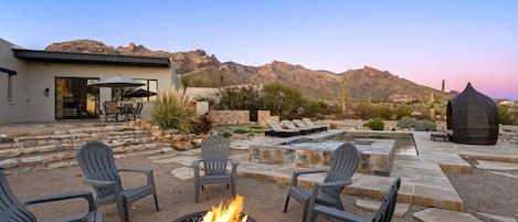Unobstructed Mountain and City Views, Gas Fire Pit, pool spa/Shower