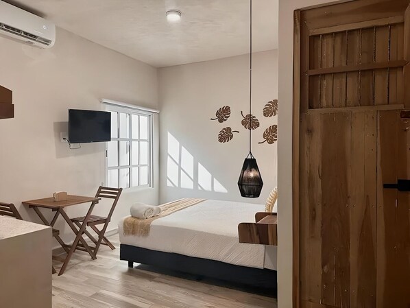 Prepárate para descansar en la cómoda cama matrimonial, tendrás un sueño reparador sin duda.