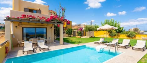 Beautiful villa with private pool and terrace