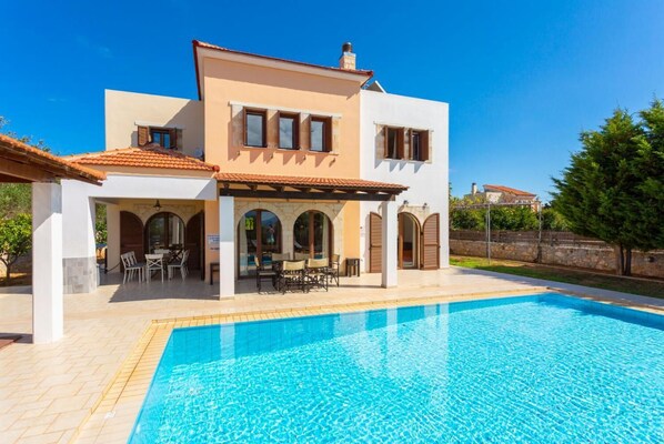 Beautiful villa with private pool and terrace