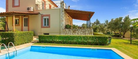 Beautiful villa with private pool and terrace