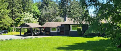 Front Lawns at Lake House on Elk Lake
