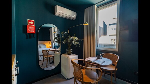 Tastefully decorated dining area for a cozy yet modern feel #modern #stylish