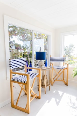 Soak up all the views with the 180 degree windows in the living room to take in the ocean views.