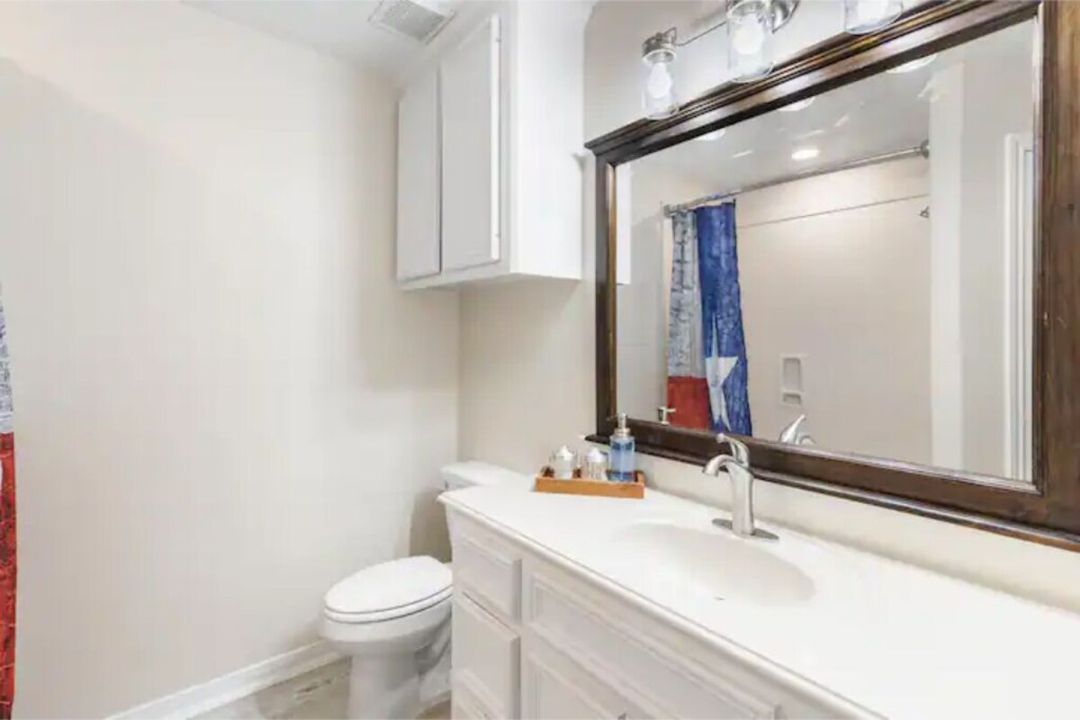 Cozy 3BR Red Door Cottage