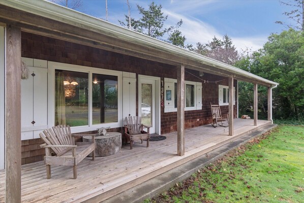 Deck with outdoor seating