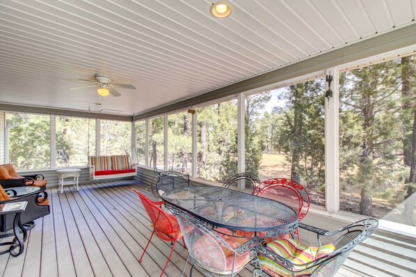 Show Low Vacation Rental | 3BR | 2BA | 1,690 Sq Ft | Steps Required to Enter