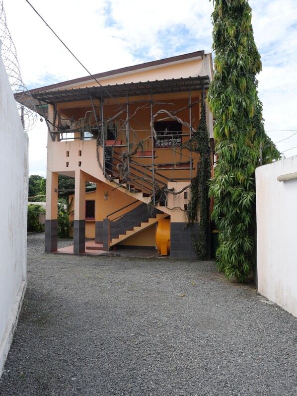 Fachada da propriedade