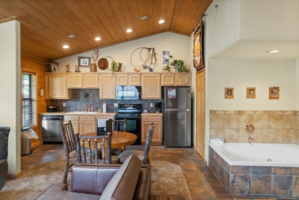 Kitchen/Dining