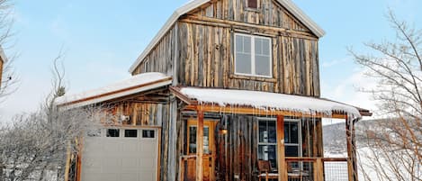 Cozy Cabin Feels