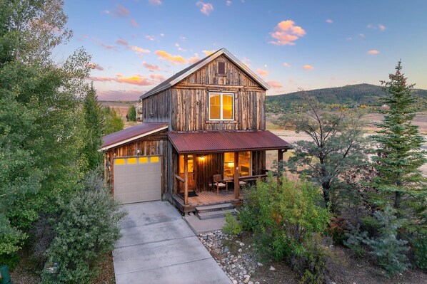 Cozy Cabin Feels