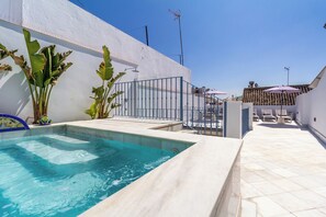 Rooftop pool