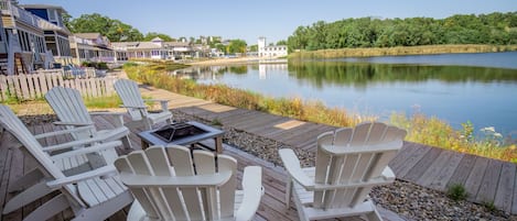 Back Patio | Fire Pit | Lake Kia