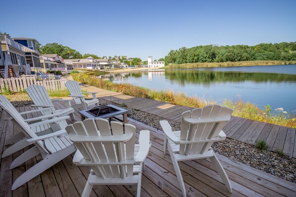 Back Patio | Fire Pit | Lake Kia