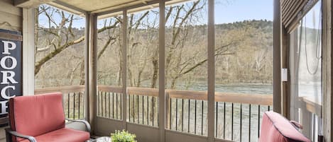 Enjoy your own private Deck with gorgeous Lake Views
