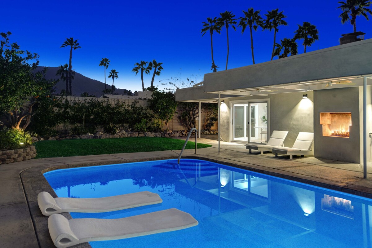 Pet-friendly colorful 3-bedroom Palm Springs gem with private pool and spa