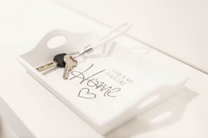 happy home Budapest WHITE 3