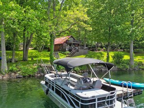 Nantahala Waters Edge Cabin rental with private dock