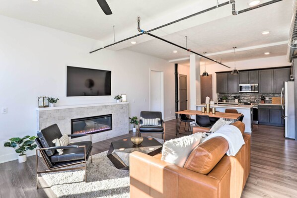Lincoln Vacation Rental | 1BR | 1BA | 977 Sq Ft | Step-Free Access (Elevator)