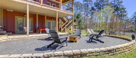 Sparta Vacation Rental | 4BR | 3.5BA | 2,112 Sq Ft | Stairs Required