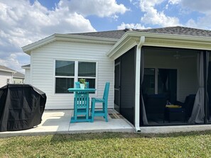 Gas grill, dining table