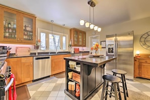 Kitchen | Main Floor | Coffee Maker | Toaster | Blender