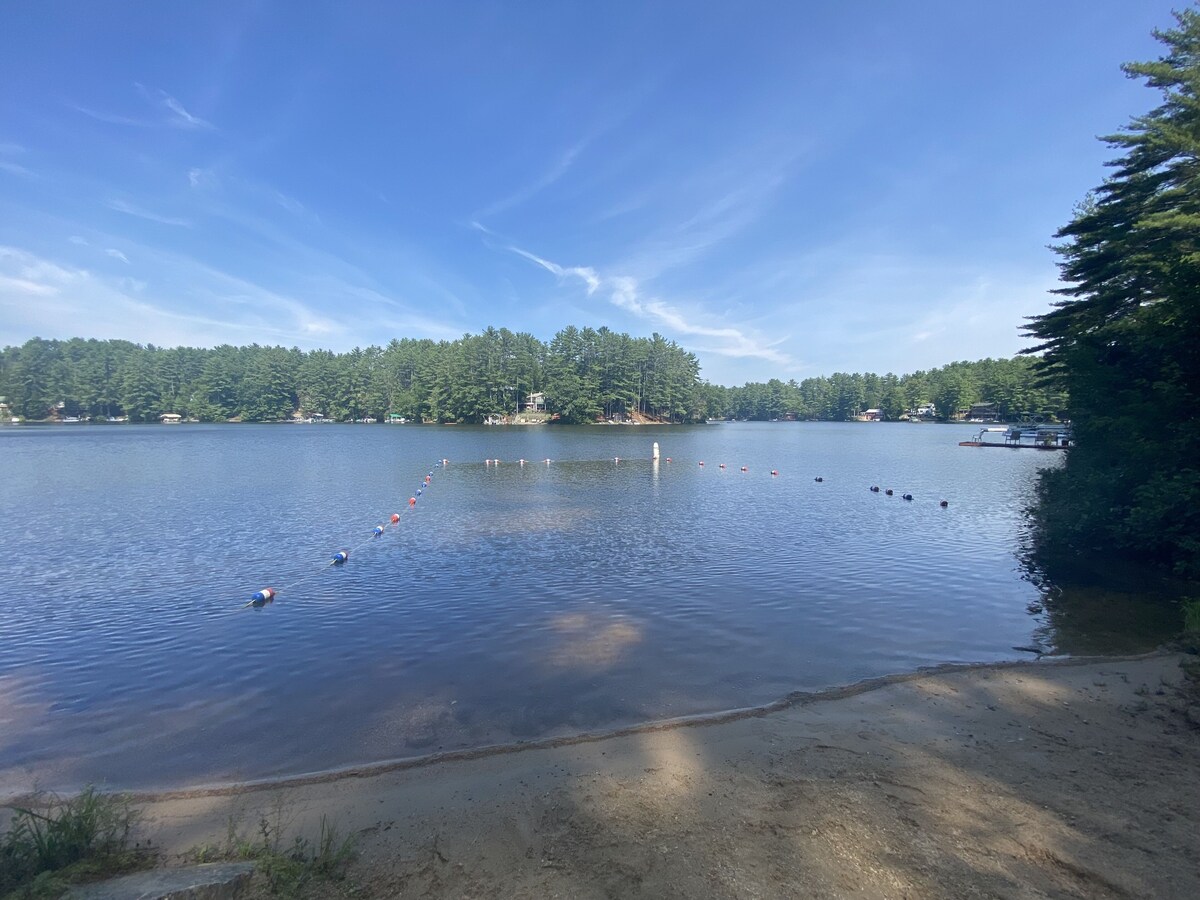 Beautiful Belleau Lake Home with Lake Access!