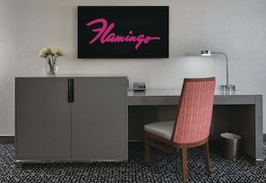 Flamingo Room - Desk.png