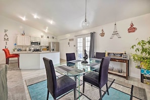 Dining Area | Dishware & Flatware Provided | Deck Access